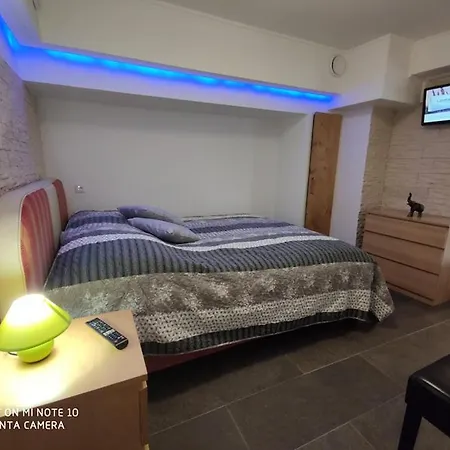 דירה Fuered Apartmanhaz באלאטונפורד