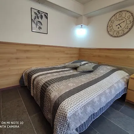 Fuered Apartmanhaz * באלאטונפורד