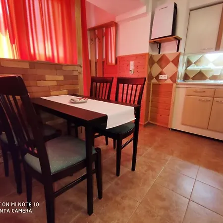 Fuered Apartmanhaz באלאטונפורד