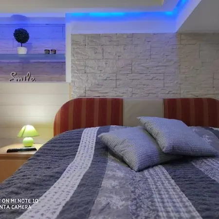 דירה Fuered Apartmanhaz באלאטונפורד