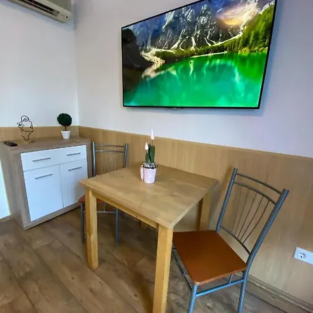 Fuered Apartmanhaz *