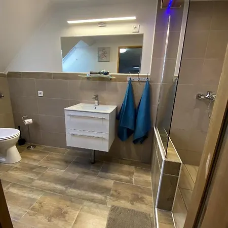 Lägenhet Fuered Apartmanhaz *