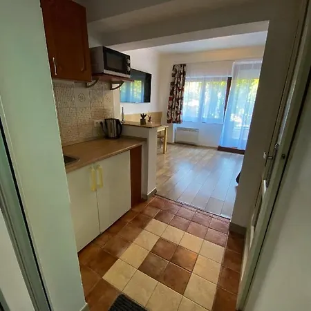 דירה Fuered Apartmanhaz *