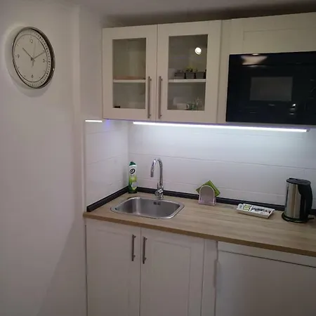 Apartment Fuered Apartmanhaz Balatonfured