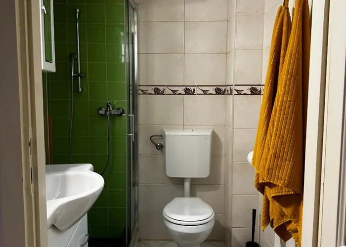 Fuered Apartmanhaz *